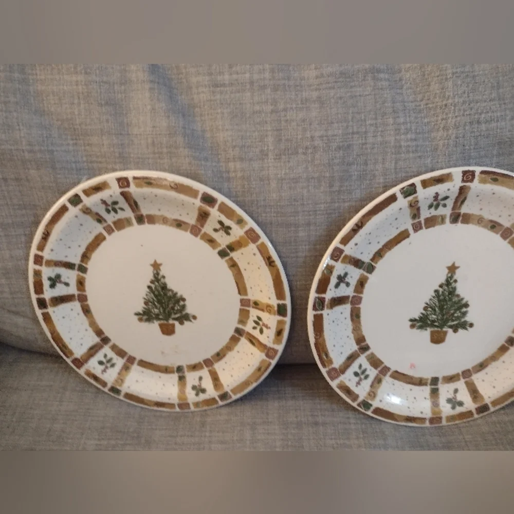 Two Natural Christmas, Ivory/Gold/Green Large Platters, Vintage 90s